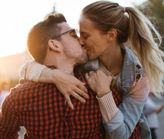 No Strings Attached Recensione 2025